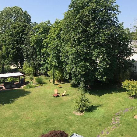 Appartement De 100M2 Dans Un Parc A 20 Mn Du Centre De Paris Garches ภายนอก รูปภาพ
