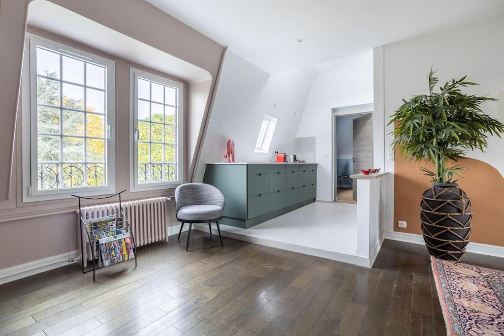 Appartement De 100M2 Dans Un Parc A 20 Mn Du Centre De Paris Garches ภายนอก รูปภาพ