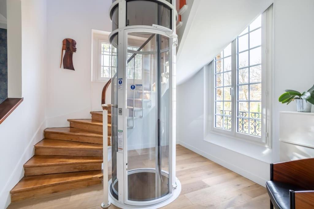 Appartement De 100M2 Dans Un Parc A 20 Mn Du Centre De Paris Garches ภายนอก รูปภาพ