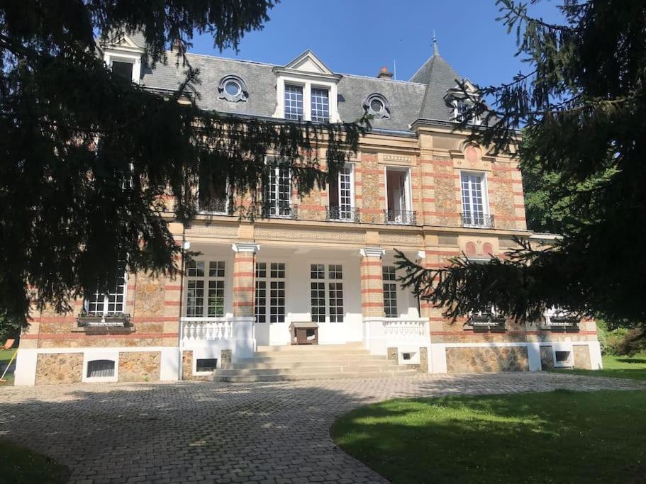 Appartement De 100M2 Dans Un Parc A 20 Mn Du Centre De Paris Garches ภายนอก รูปภาพ