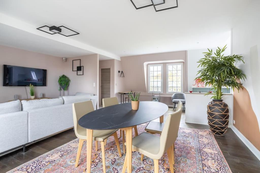 Appartement De 100M2 Dans Un Parc A 20 Mn Du Centre De Paris Garches ภายนอก รูปภาพ