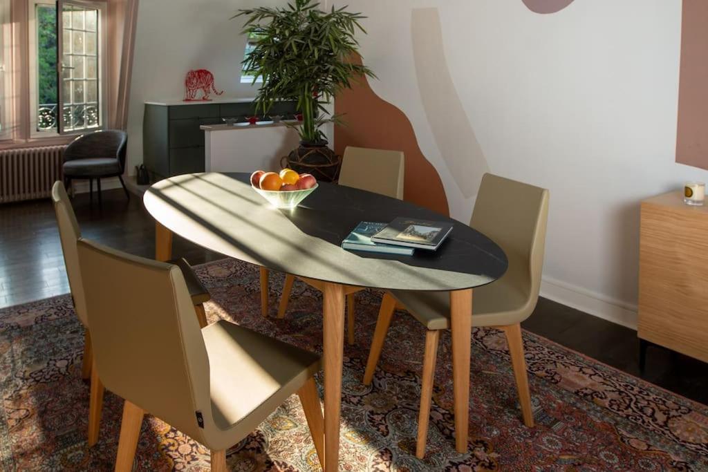 Appartement De 100M2 Dans Un Parc A 20 Mn Du Centre De Paris Garches ภายนอก รูปภาพ
