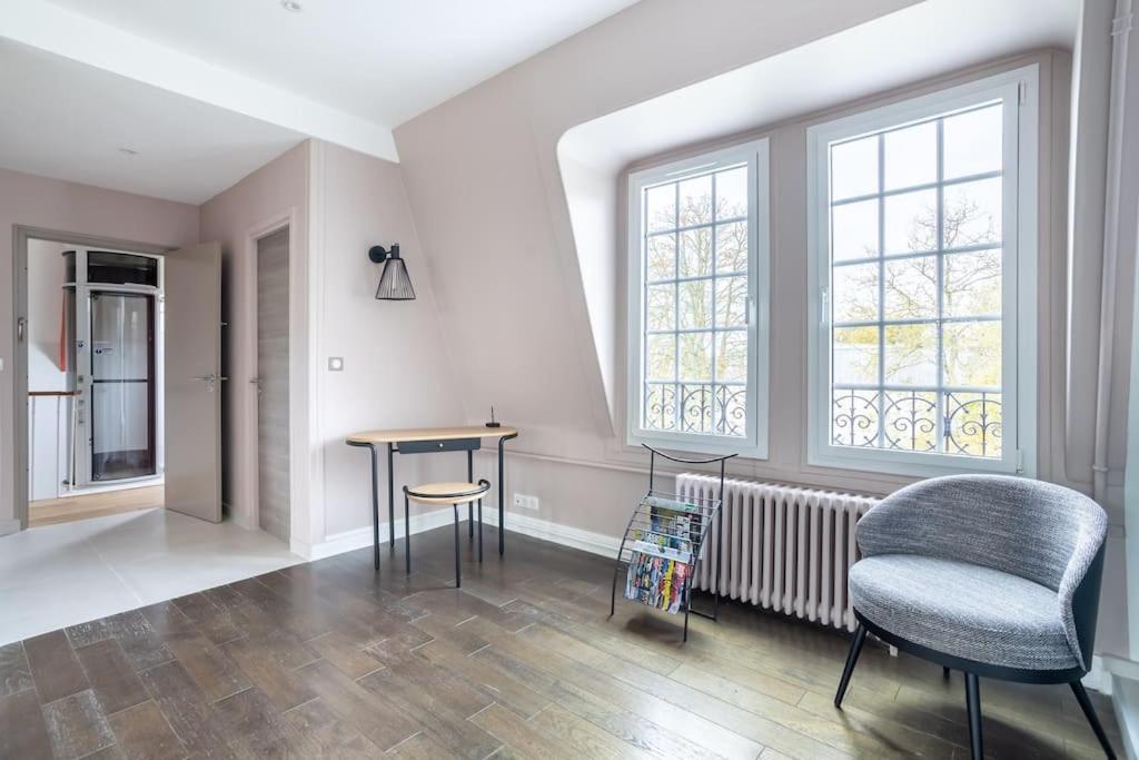 Appartement De 100M2 Dans Un Parc A 20 Mn Du Centre De Paris Garches ภายนอก รูปภาพ