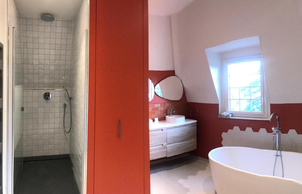 Appartement De 100M2 Dans Un Parc A 20 Mn Du Centre De Paris Garches ภายนอก รูปภาพ