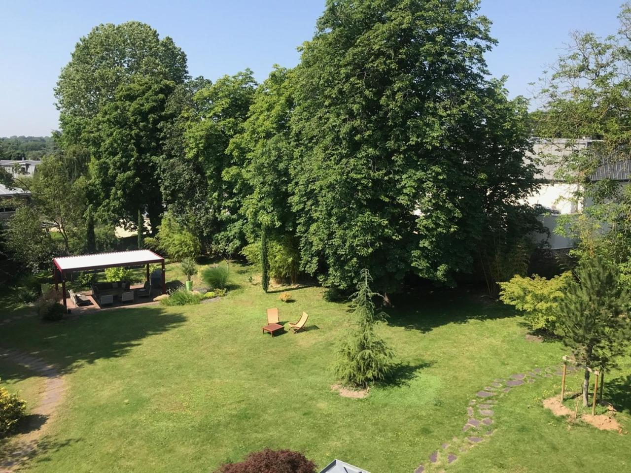 Appartement De 100M2 Dans Un Parc A 20 Mn Du Centre De Paris Garches ภายนอก รูปภาพ