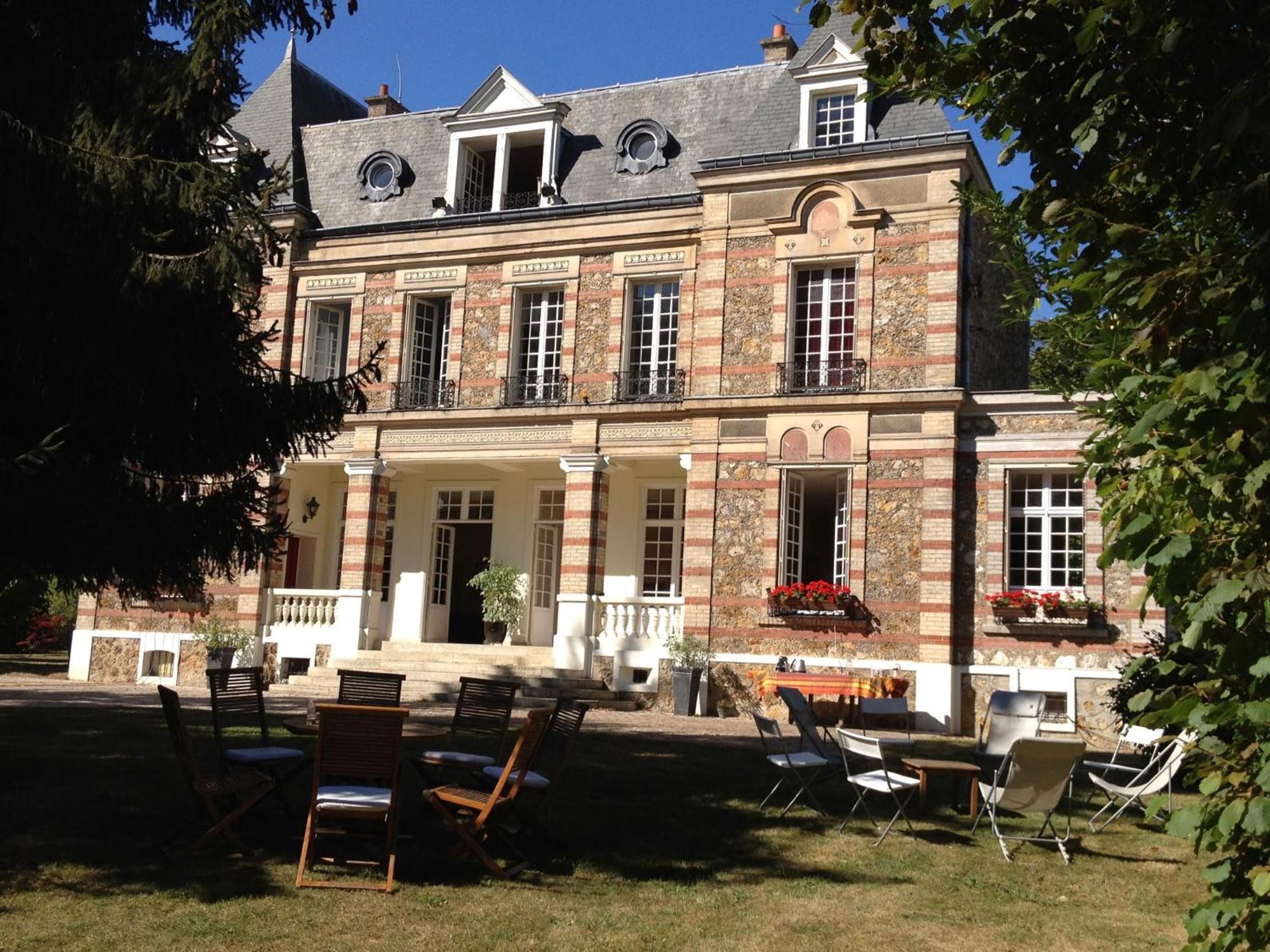 Appartement De 100M2 Dans Un Parc A 20 Mn Du Centre De Paris Garches ภายนอก รูปภาพ