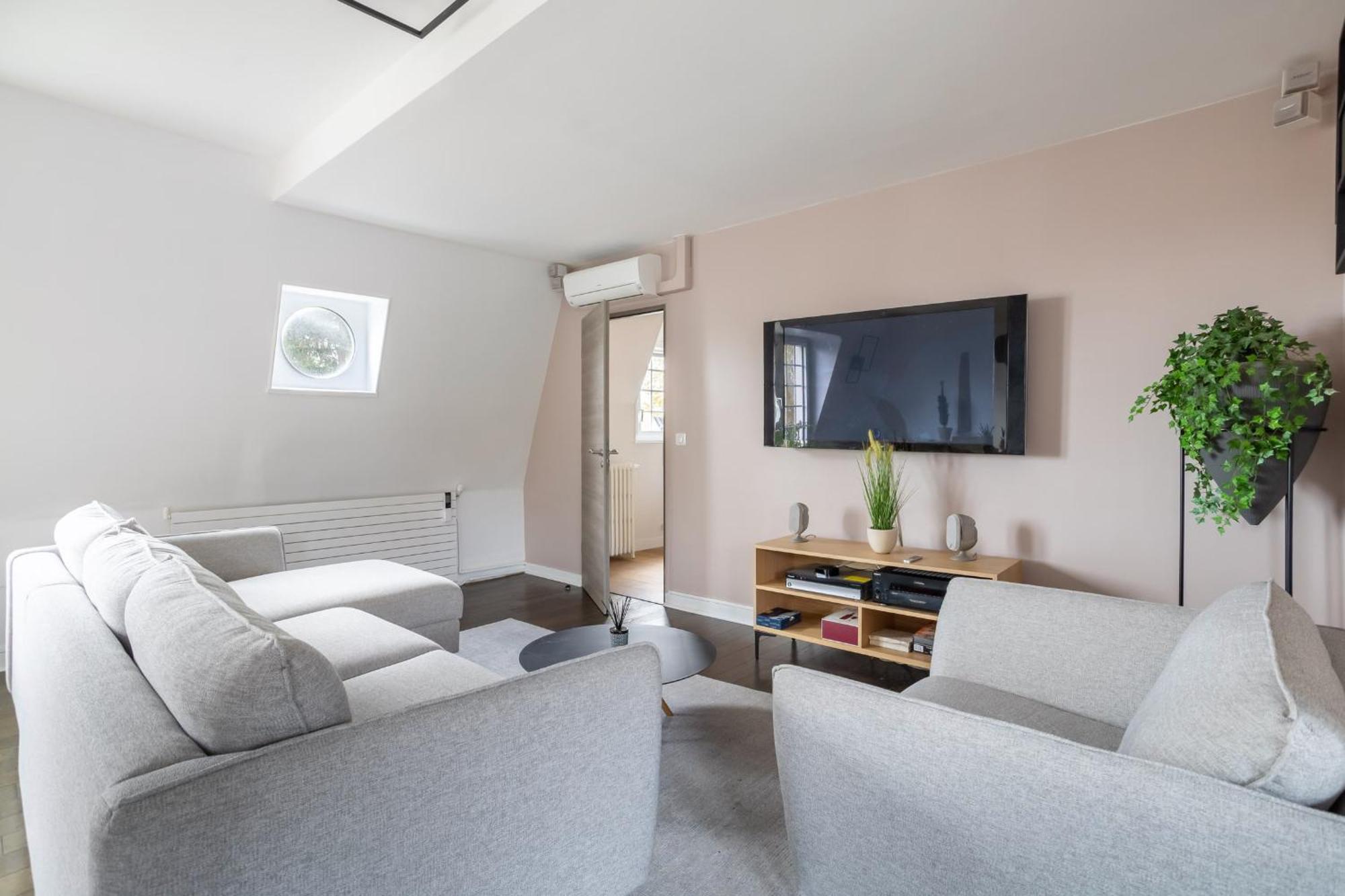 Appartement De 100M2 Dans Un Parc A 20 Mn Du Centre De Paris Garches ภายนอก รูปภาพ